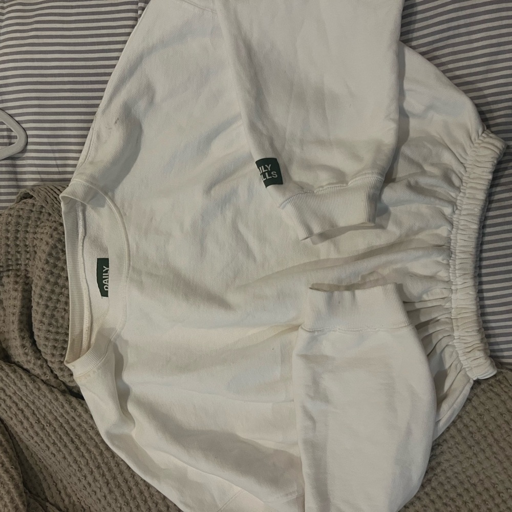 Daily Drills cropped CREWNECK